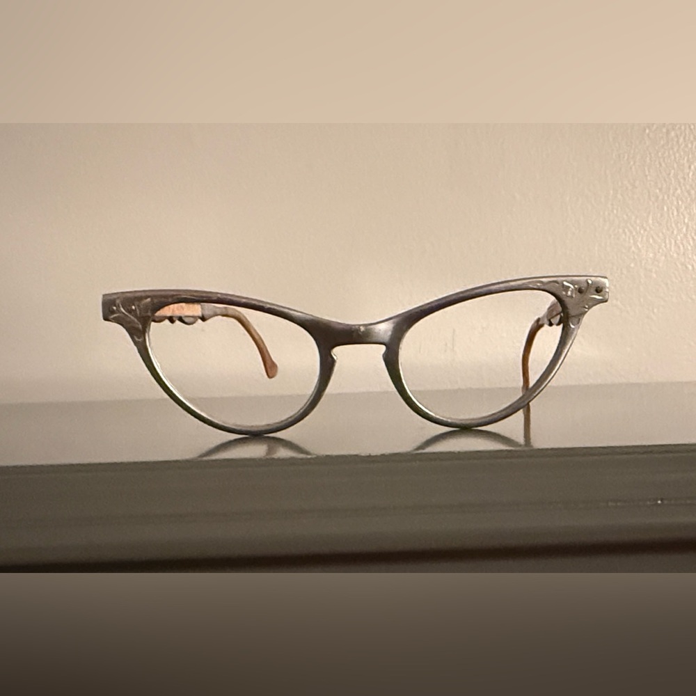 Supreme Cream Cat-Eye Glasses